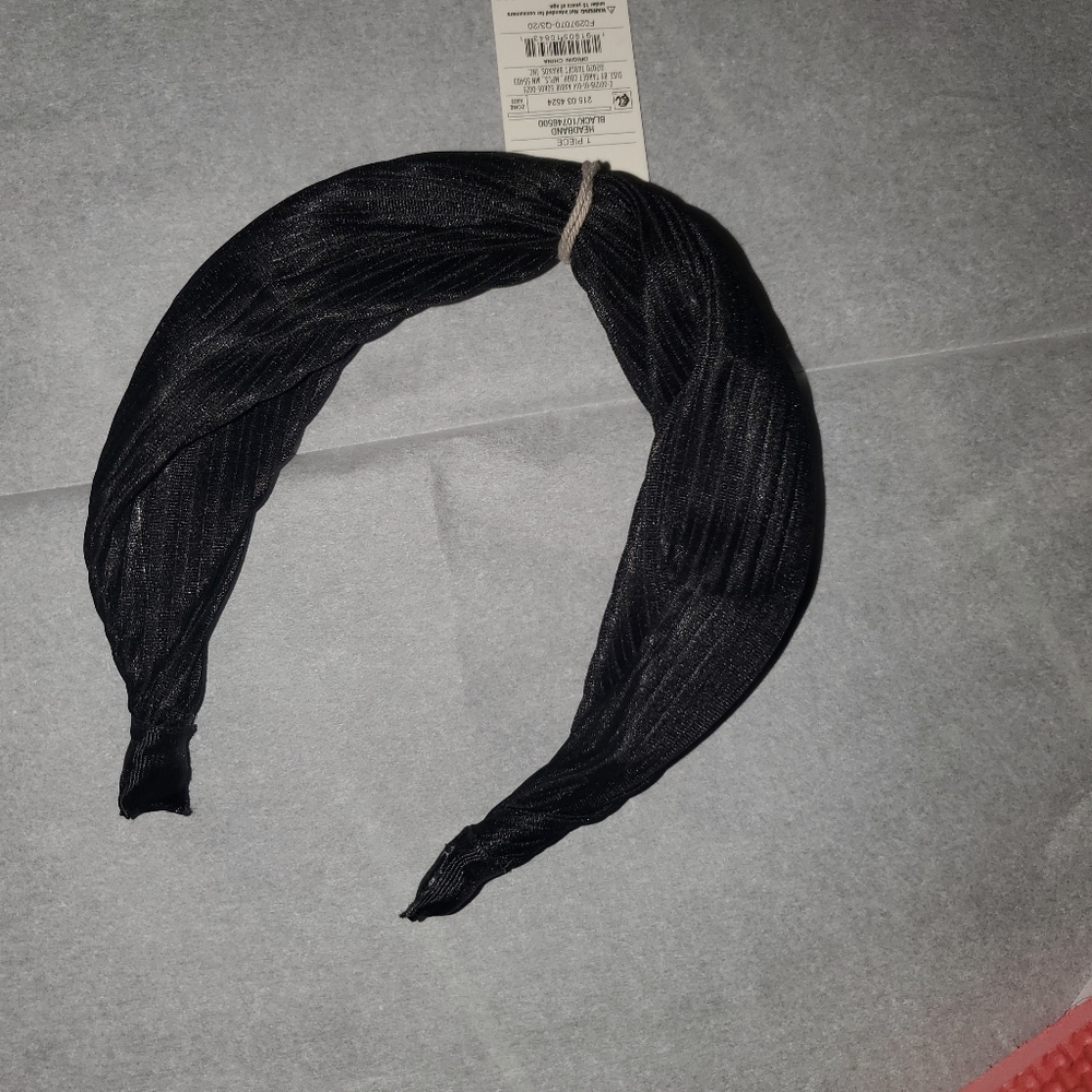 Black cloth pleated headband